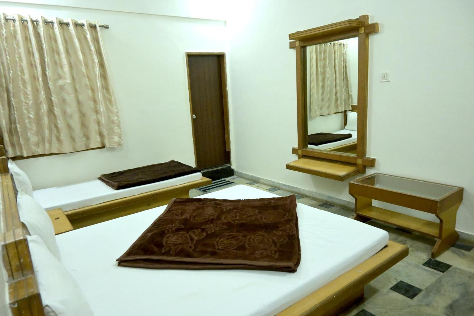 Hotel Roshan Palace Ambaji Exteriör bild