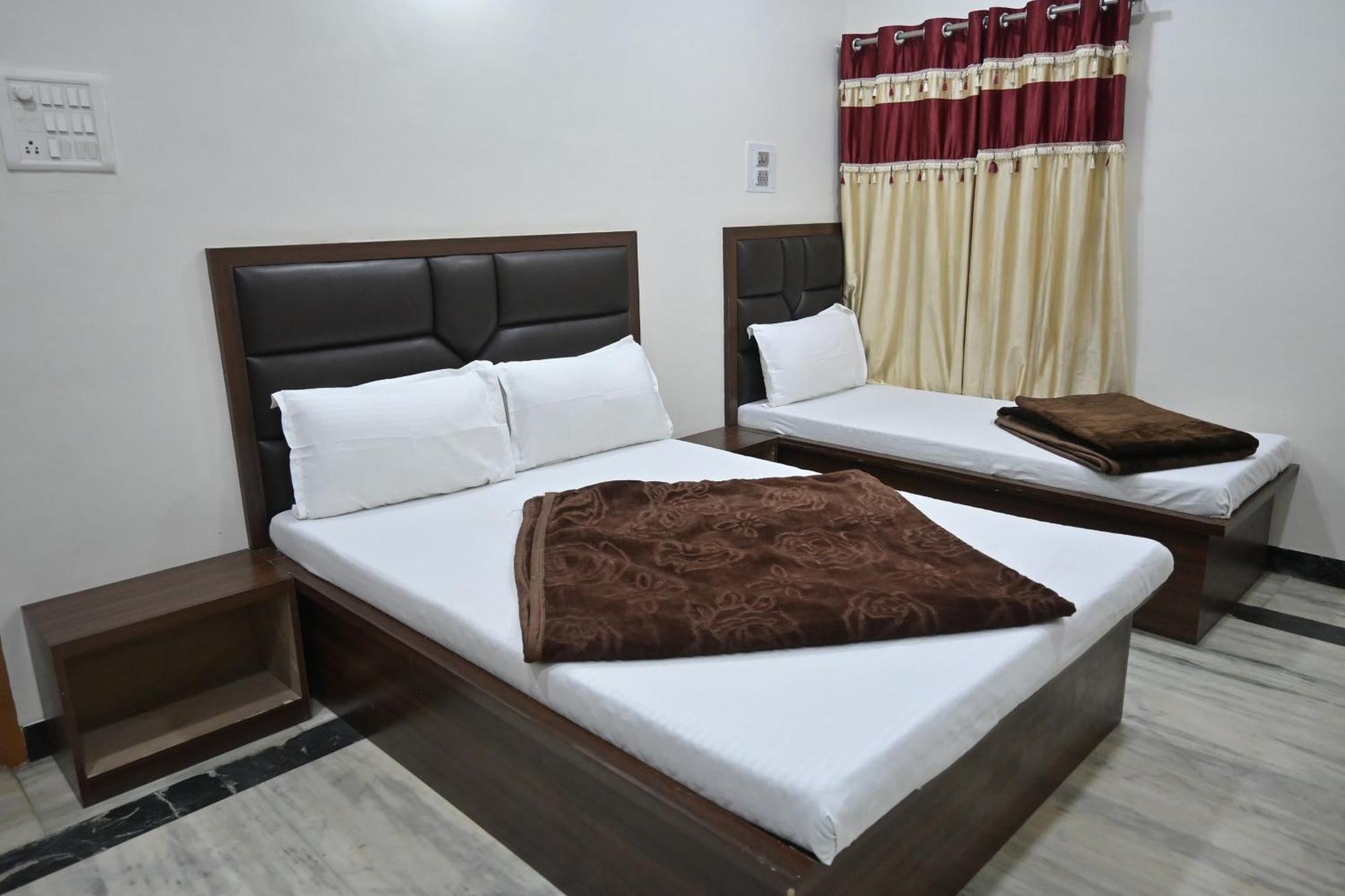 Hotel Roshan Palace Ambaji Exteriör bild